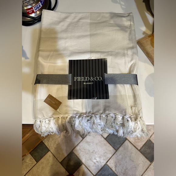 FIELD & CO IVORY PLAID HP LOGO 100% ORGANIC COTTON LIGHT BLANKET 60”x 70” THROW - Picture 5 of 10